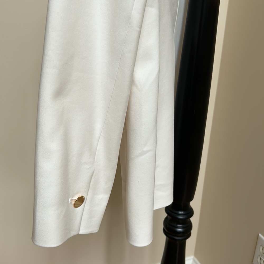 Blazer - Picture 4 of 5
